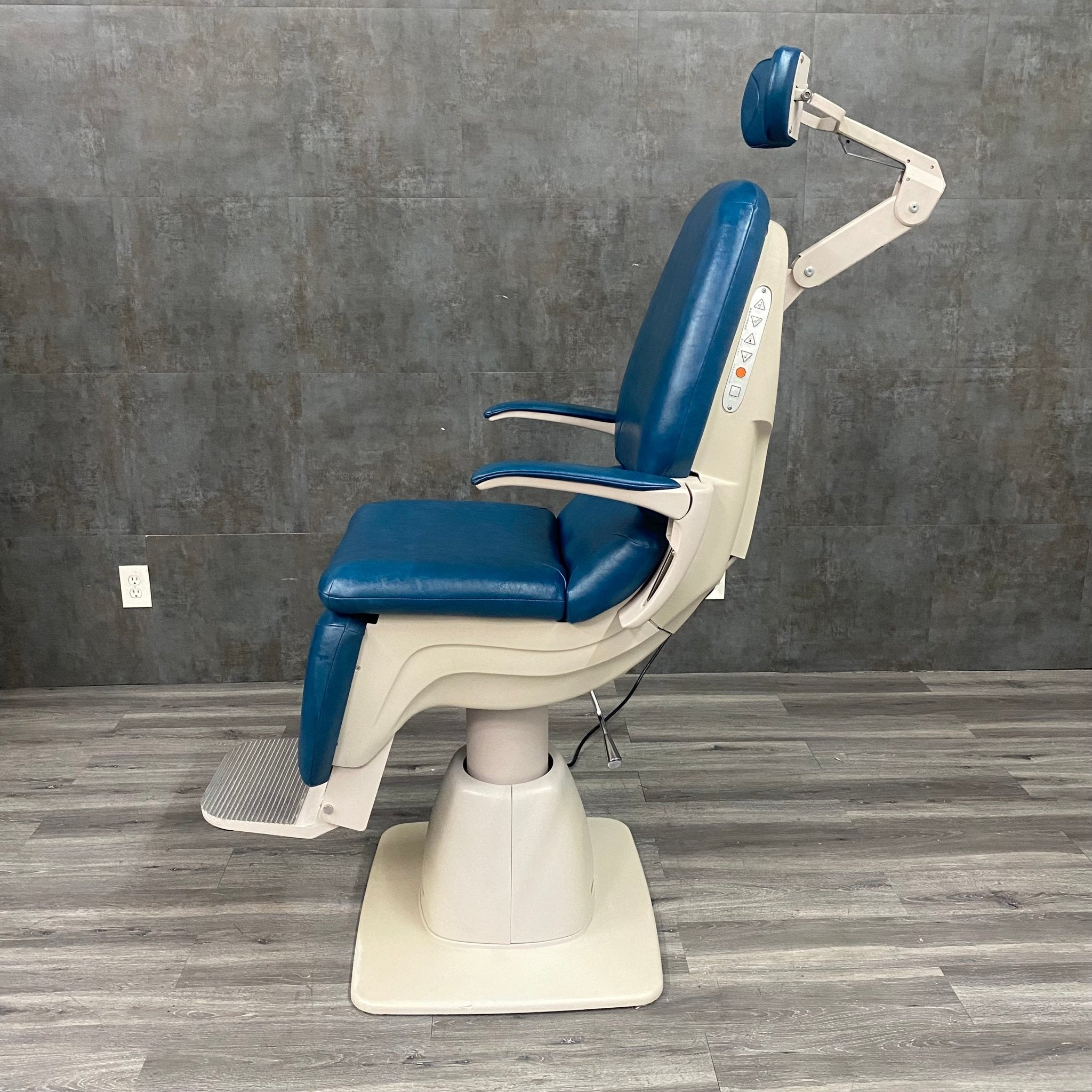 Reliance 920 FX Exam Chair