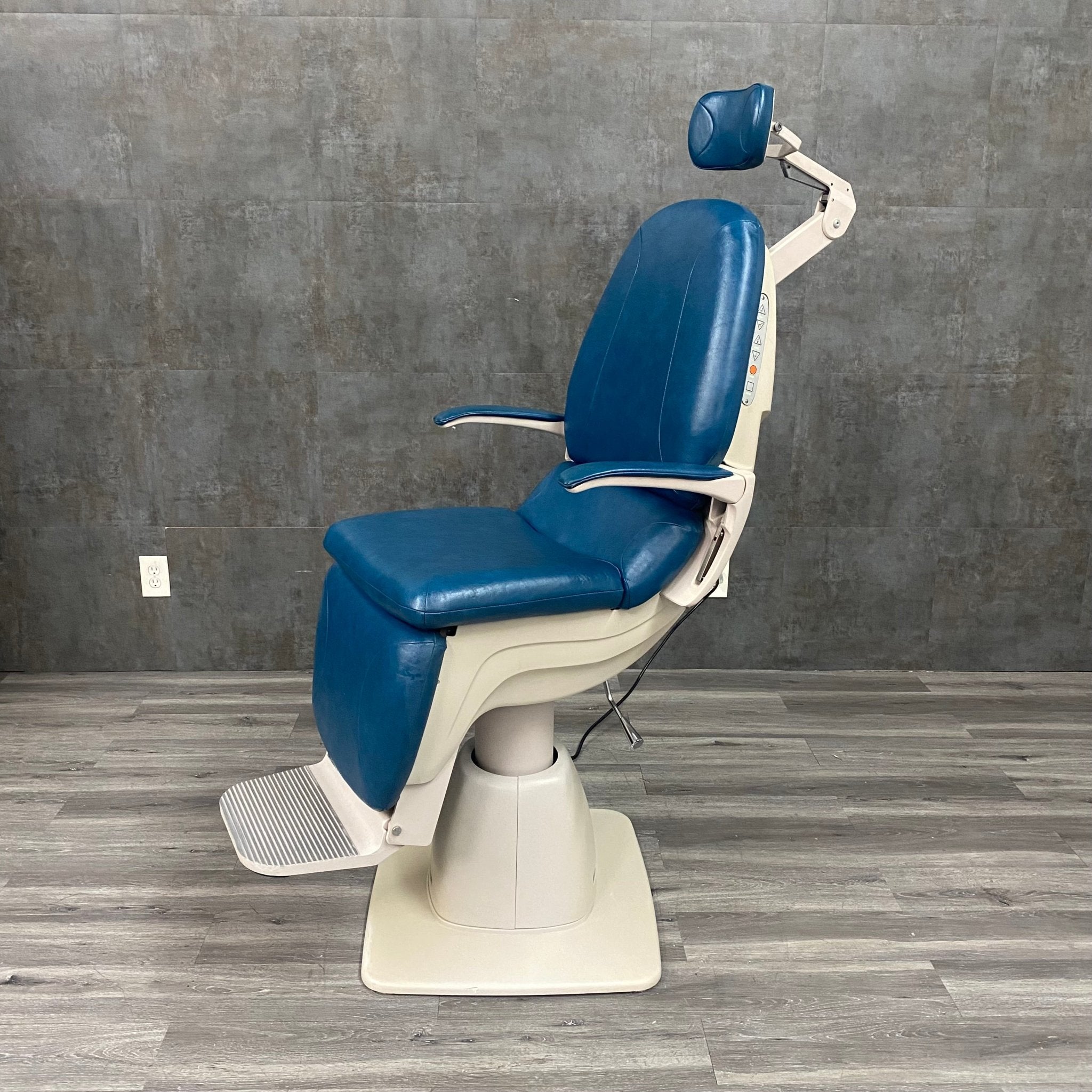 Reliance 920 FX Exam Chair