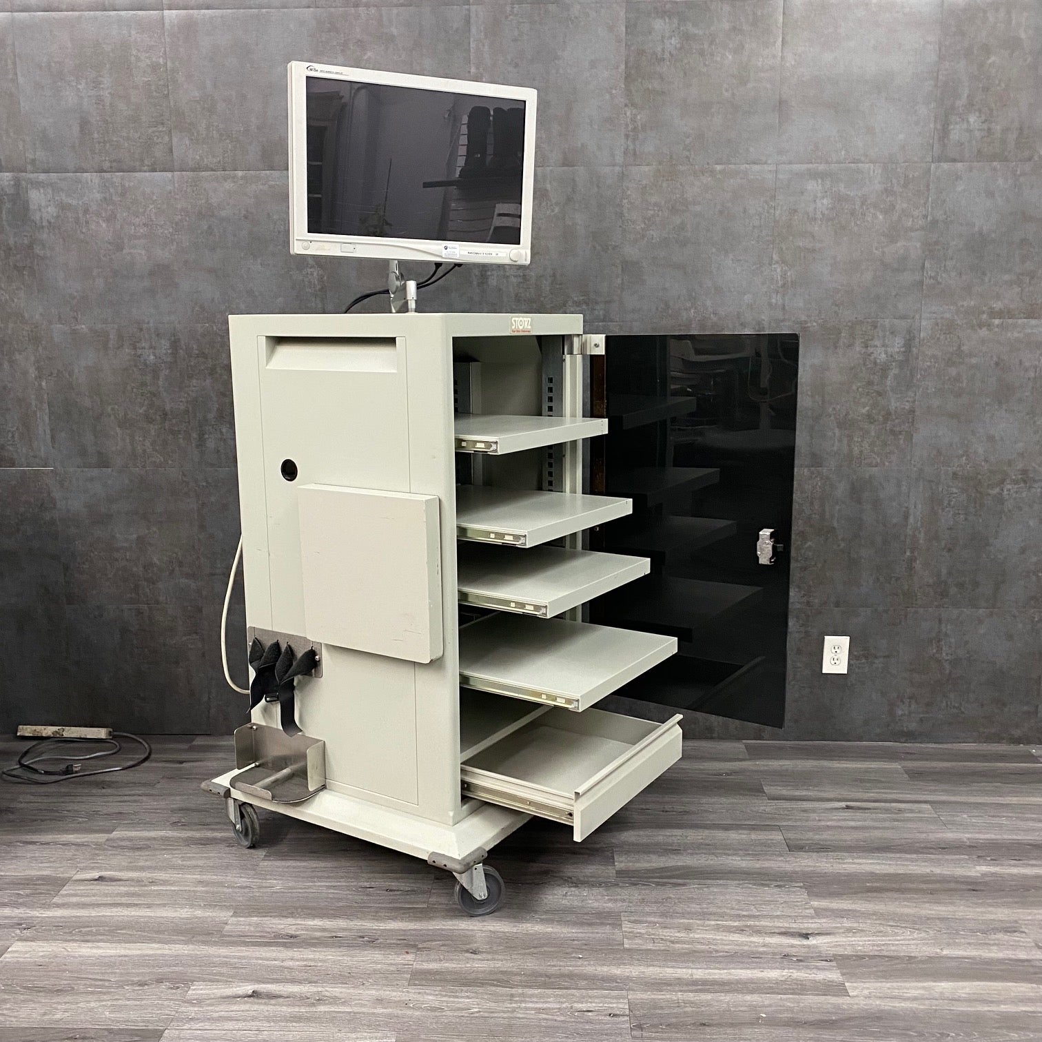 Storz Endoscopy Cart with Monitor