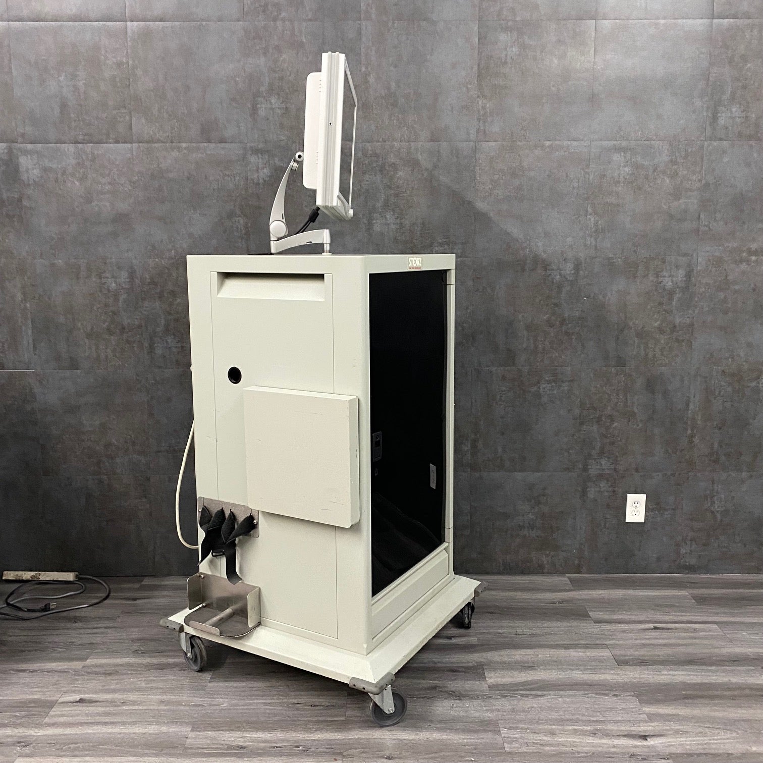 Storz Endoscopy Cart with Monitor