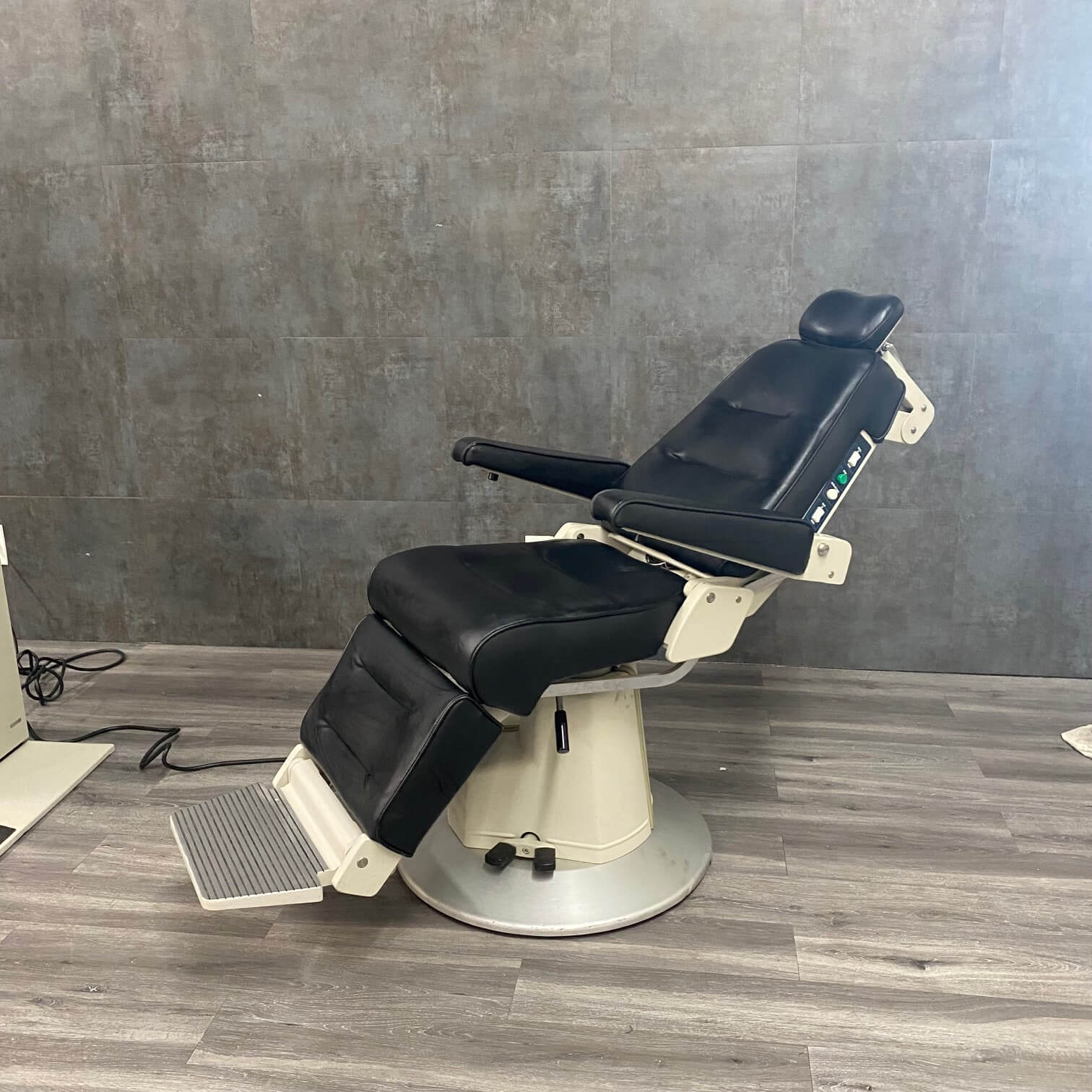 TopCon Chair and Stand