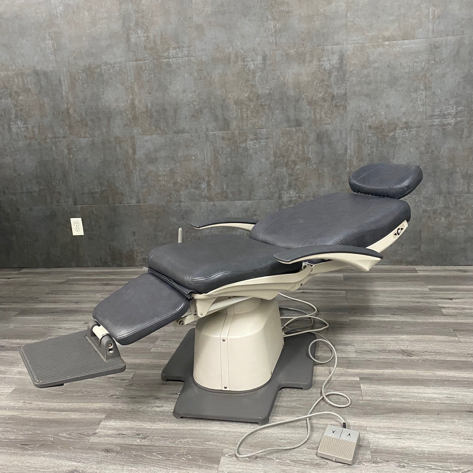 TopCon OC2200 Exam Chair