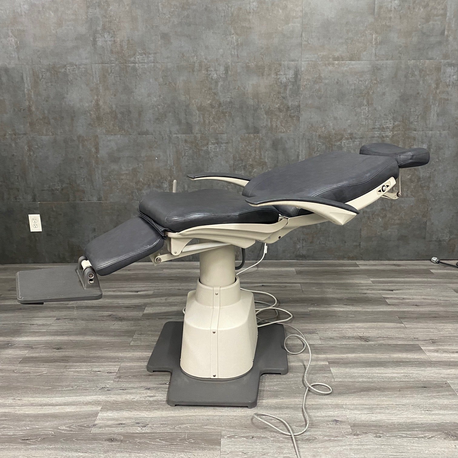 TopCon OC2200 Exam Chair