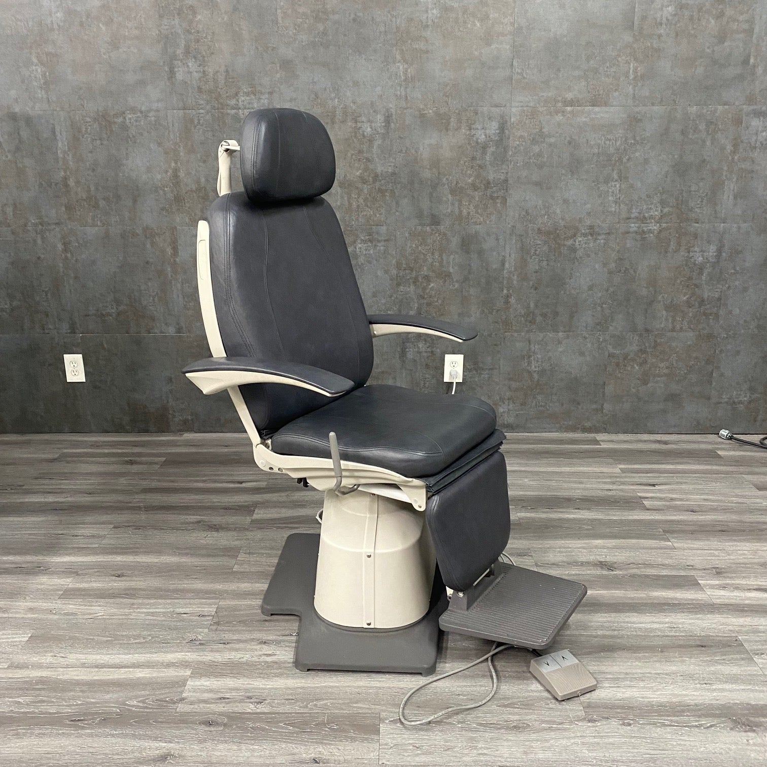 TopCon OC2200 Exam Chair