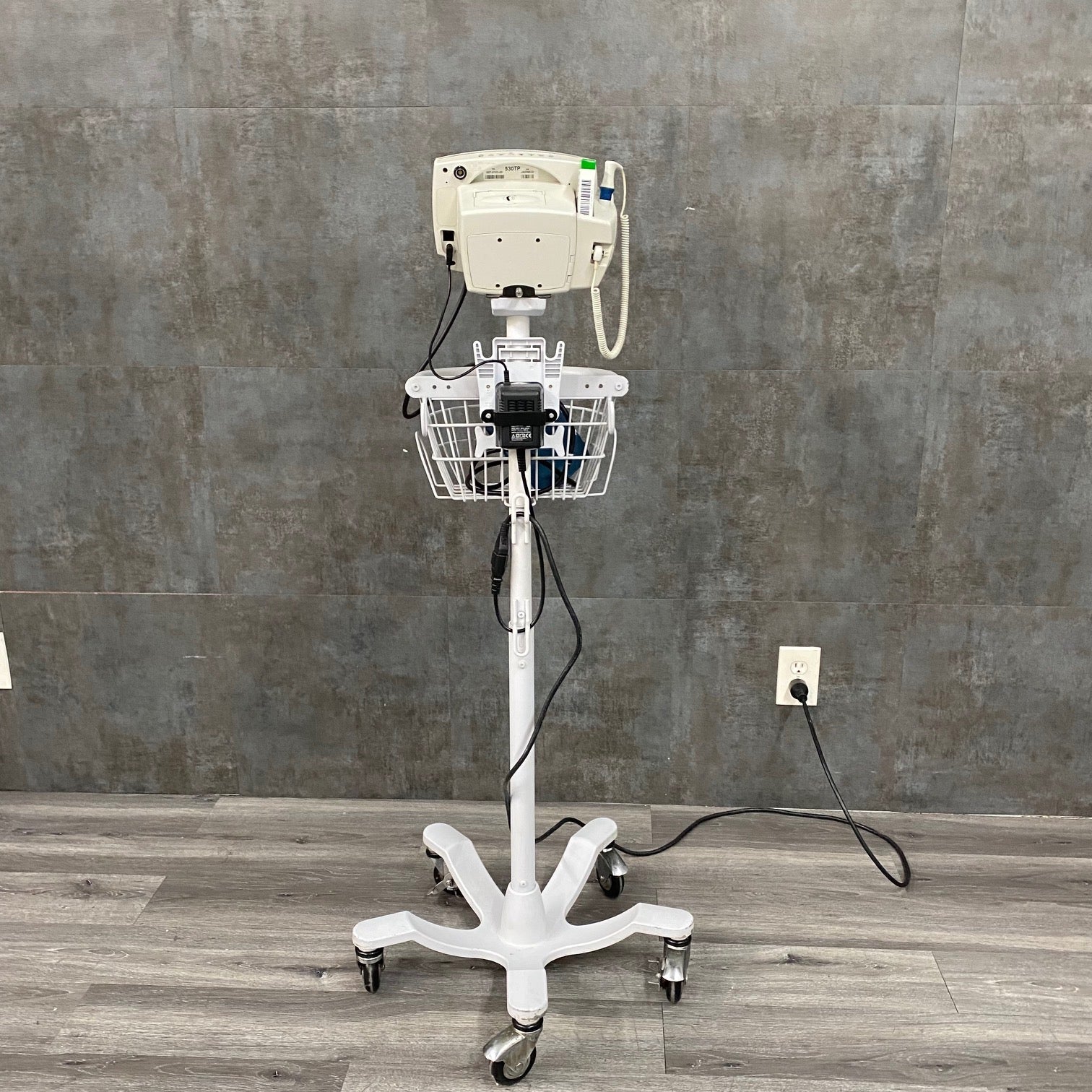 Welch Allyn 300 Series Patient Monitor