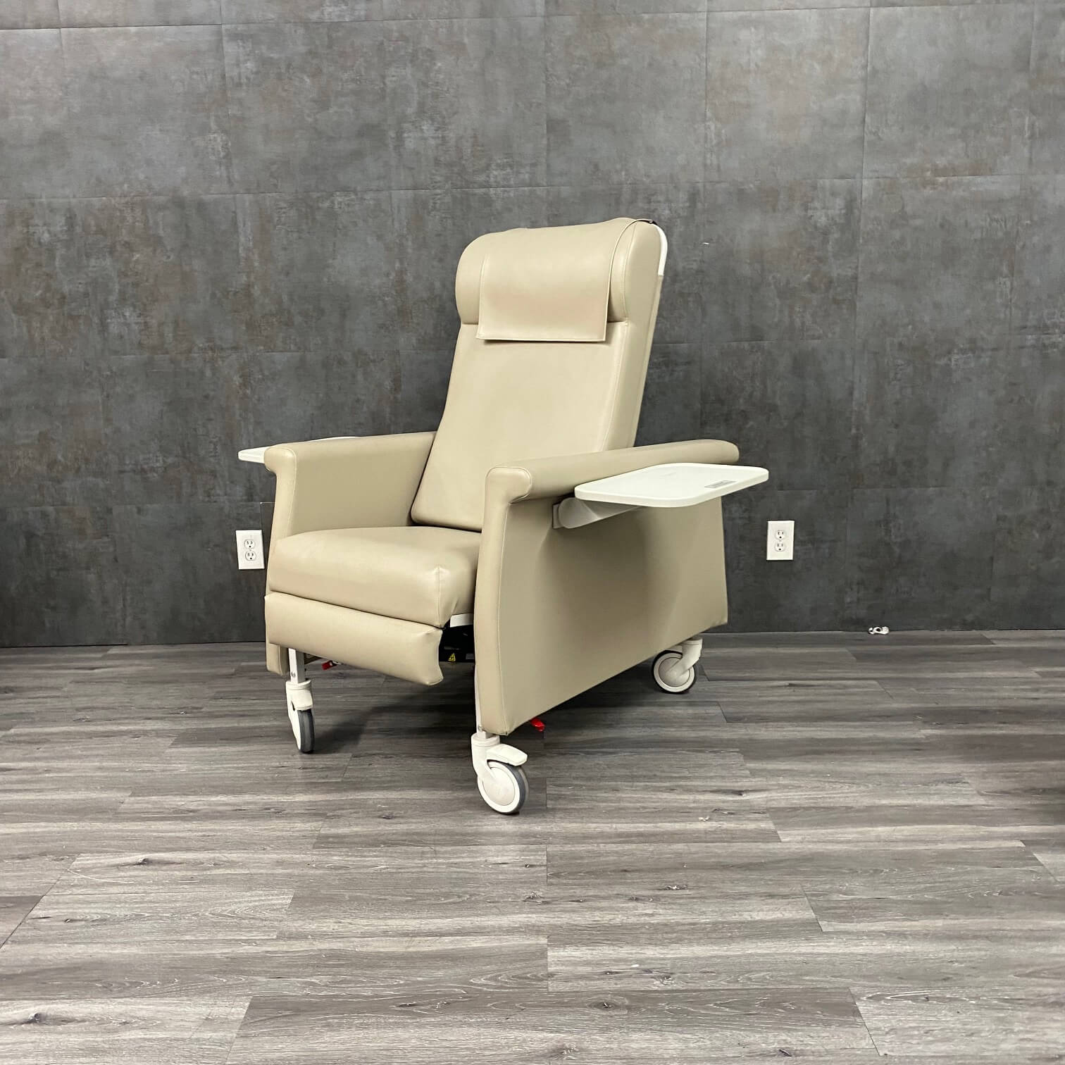 Winco 6940 Clinical Recliner with Swing Arms