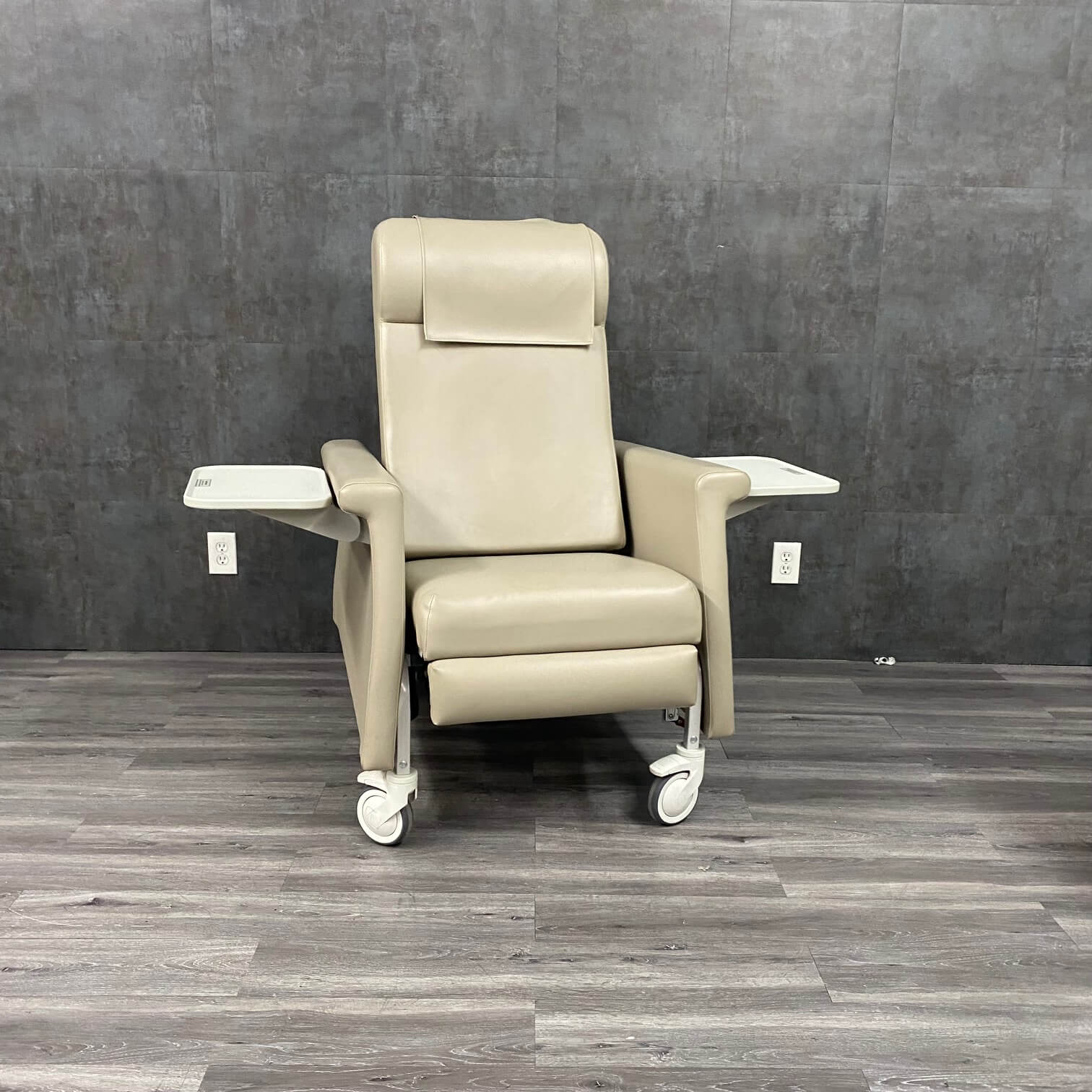 Winco 6940 Clinical Recliner with Swing Arms