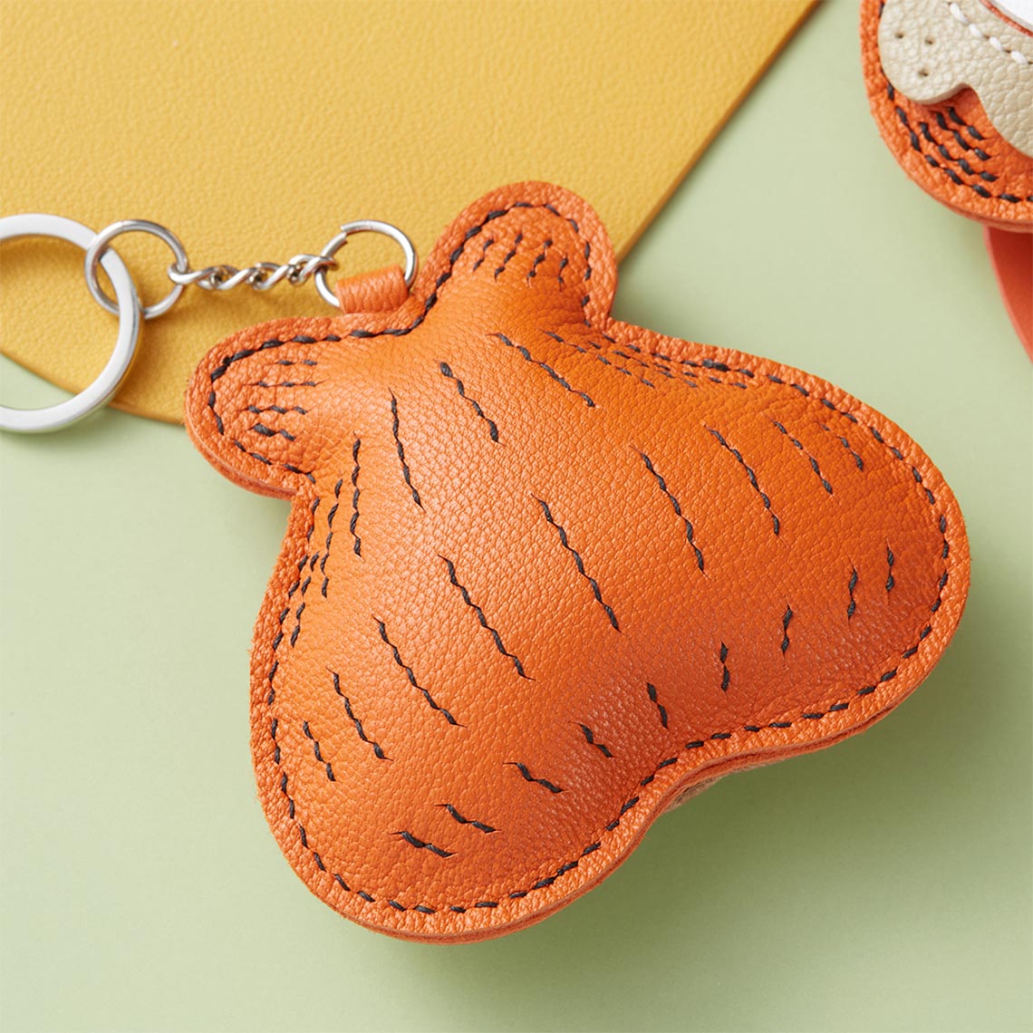 POPSEWING? Sheep Leather Garfield Cat Keychain DIY Kit