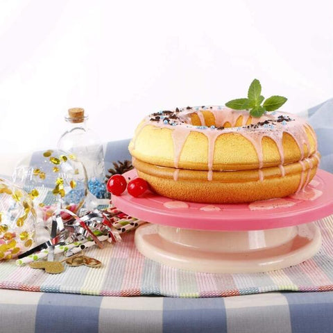 Cake turnable stand