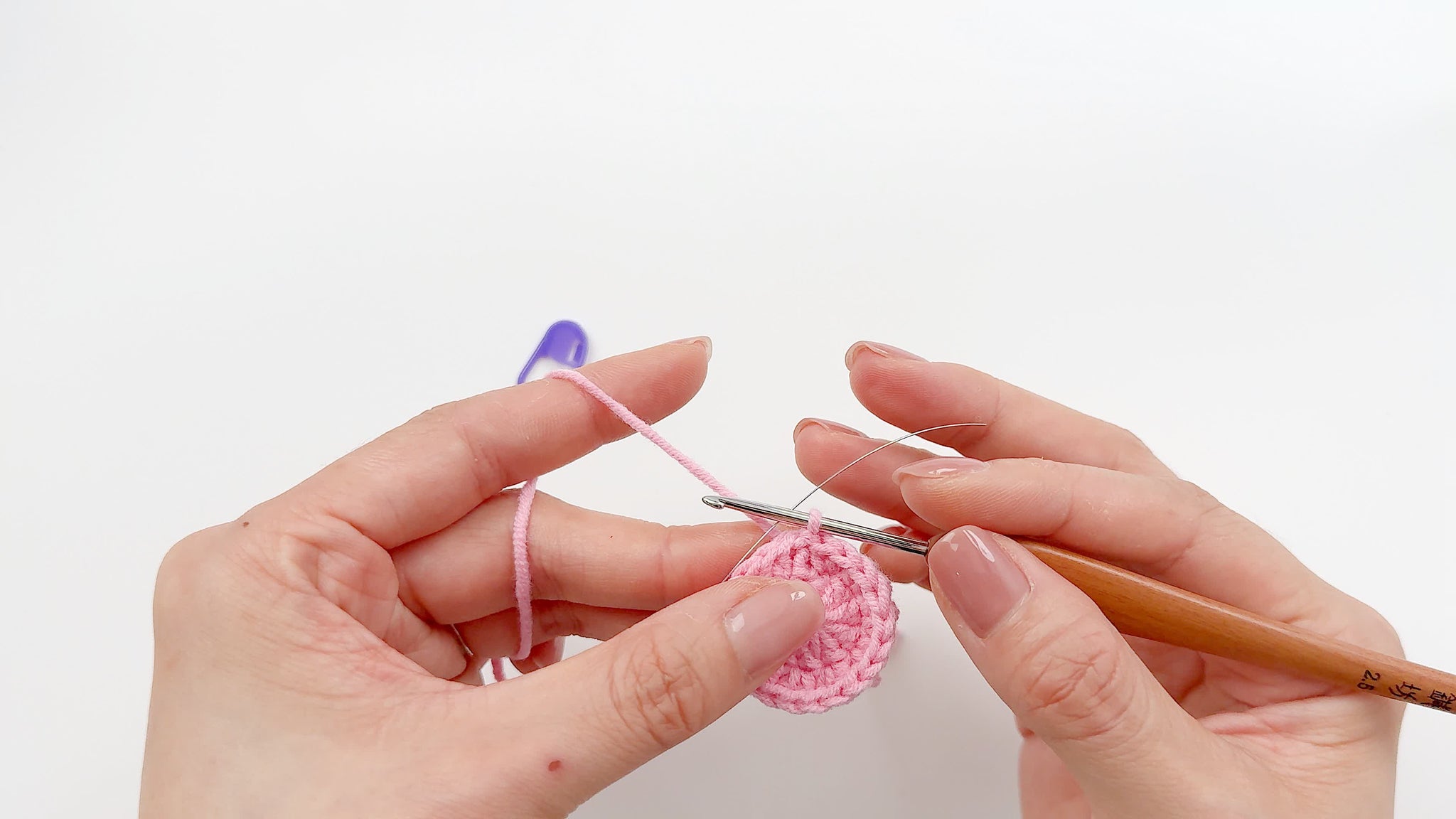 How to crochet Small Petals ( Make 5 )-r2