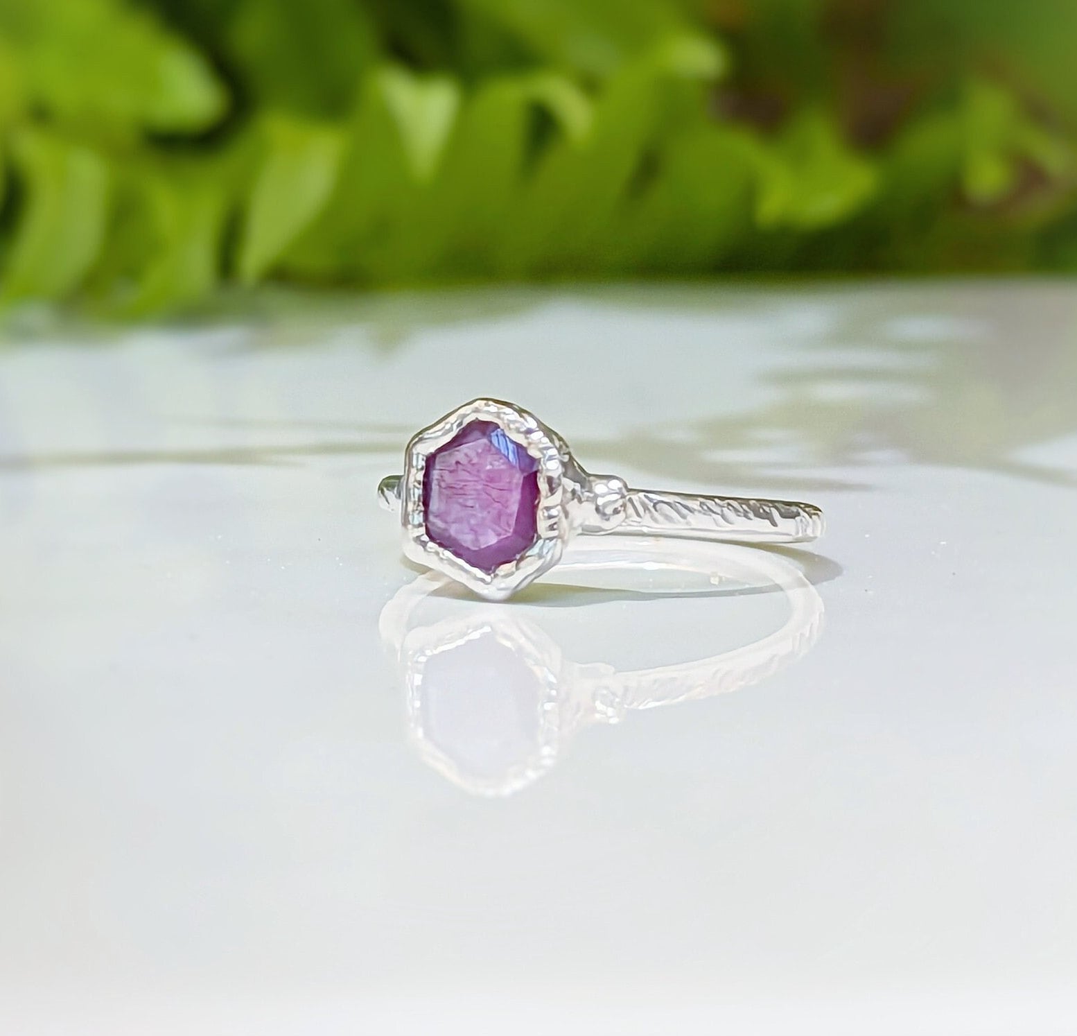 Pink Star Sapphire ring in 18k Gold