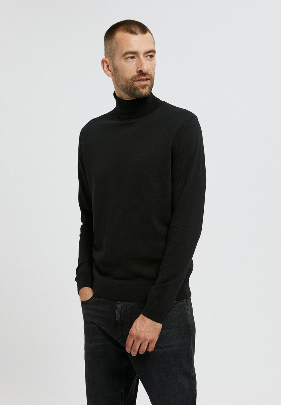 GLAAN Turtleneck Sweater