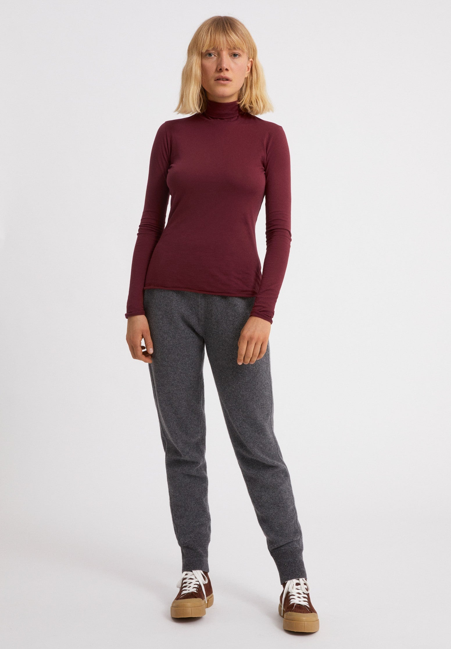 MALENAA Turtleneck Pullover Ruby Red