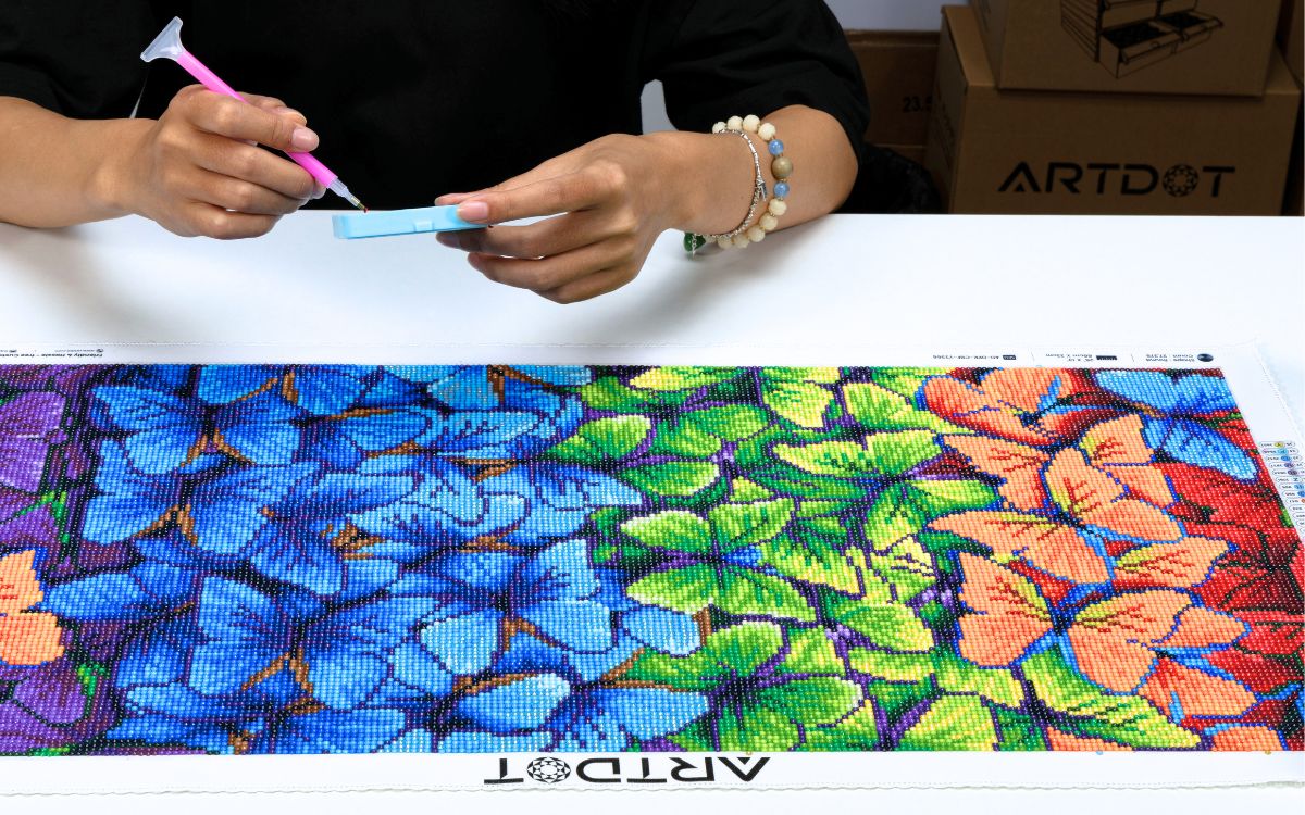 Making Artdot's diamond painting