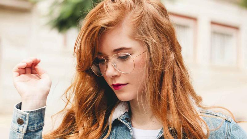 Choosing Best Glasses For Your Hair Colour -Glasses for brown hair