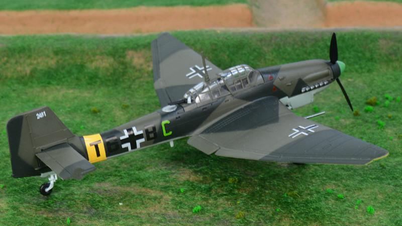1/72 scale 36385 Ju 87 airplane model