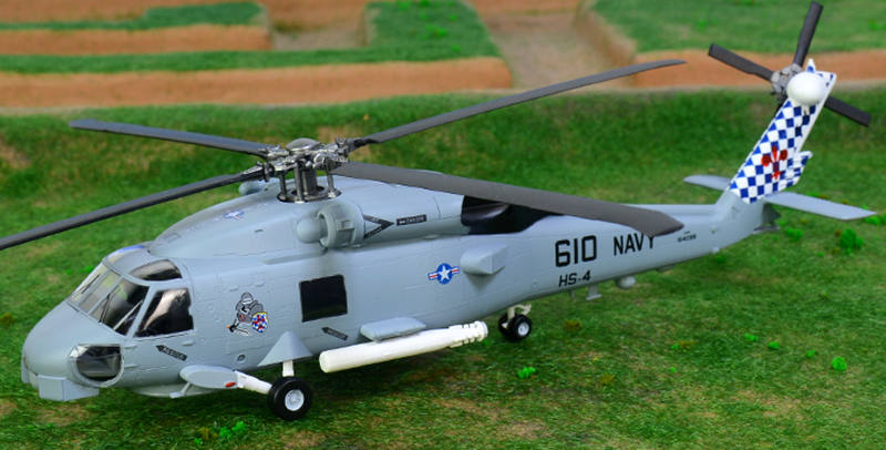 pre-painted plastic model aircraft SH-60B Seahawk 37086