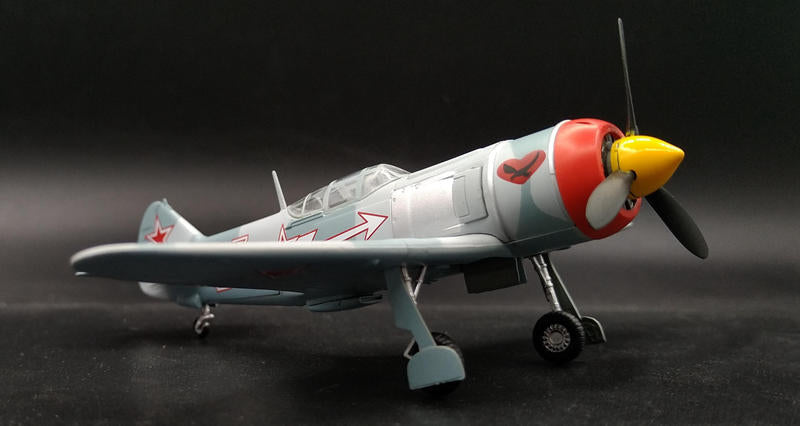 prebuilt 1/72 scale Soviet Lavochkin La-7 fighter airplane model 36333