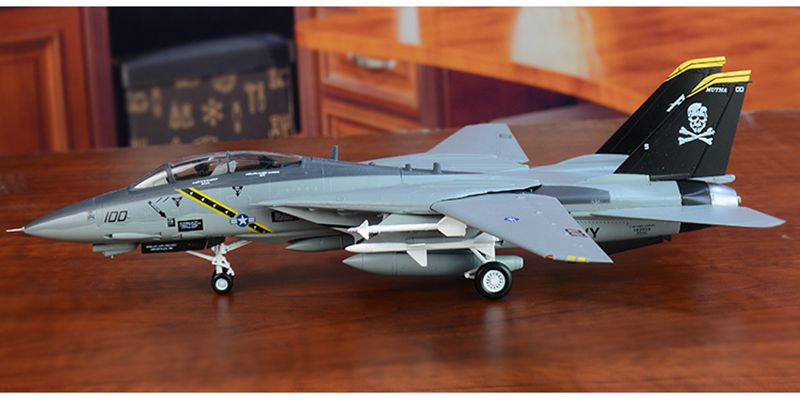 1/72 scale prebuilt F-14B Tomcat model