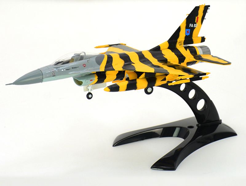 1/72 scale F-16A Fighting Falcon fighter model aircraft