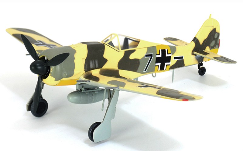 1/72 scale pre-built WWII military airplane model Fw190A-6
