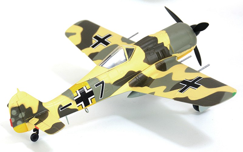 easy model 36400 pre-painted Fw 190 airplane