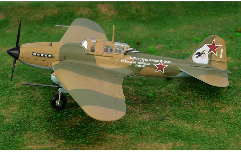 Ilyushin Il-2 Shturmovik 1/72 scale military aircraft model