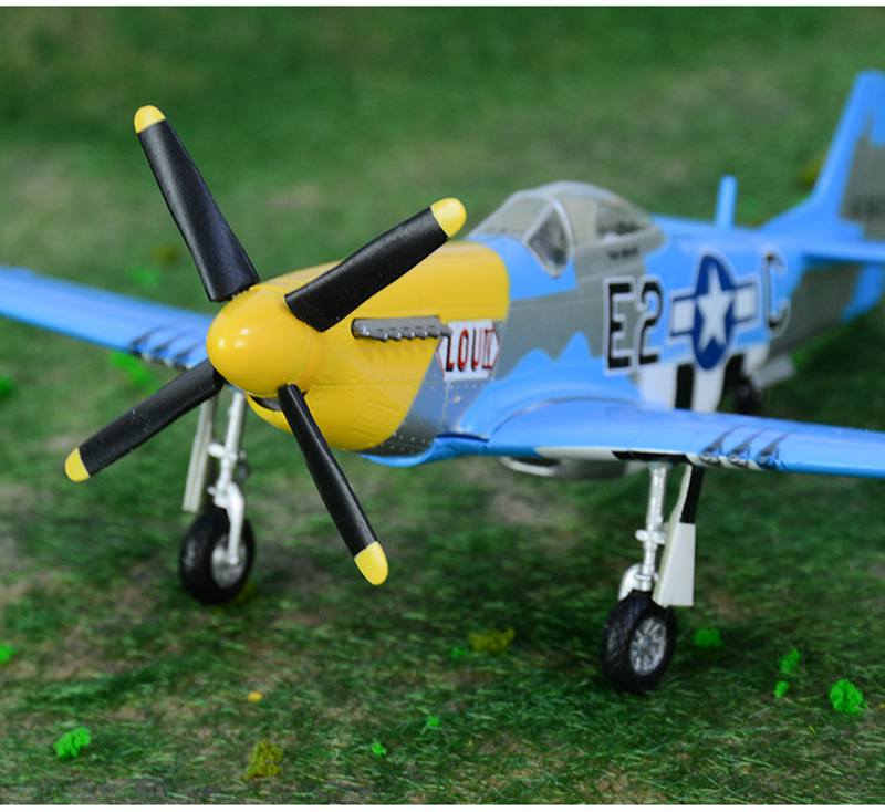 36301 prebuilt plastic 1/72 aircraft model Mustang