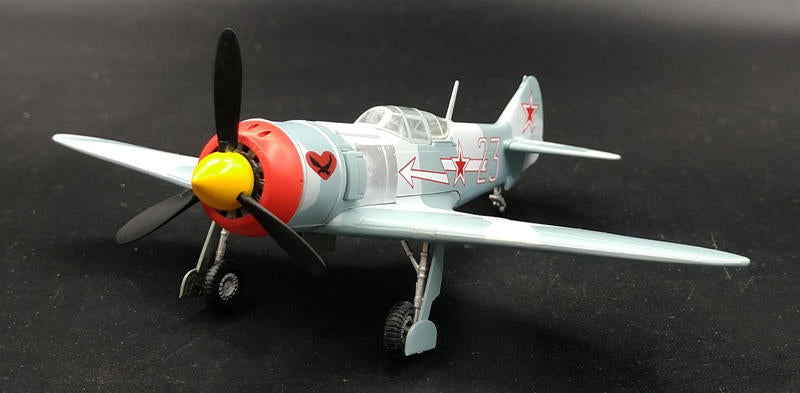 prebuilt 1/72 scale Soviet Lavochkin La-7 fighter airplane model 36333