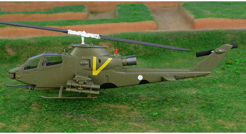 pre-painted 1/72 Cobra AH-1 helicopter model