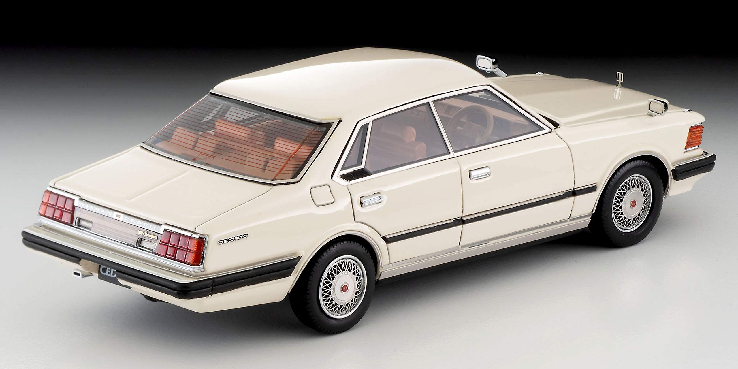 Tomytec Ignition Model Nissan Cedric HT 280E Brougham White 1/43 Scale Finished Product