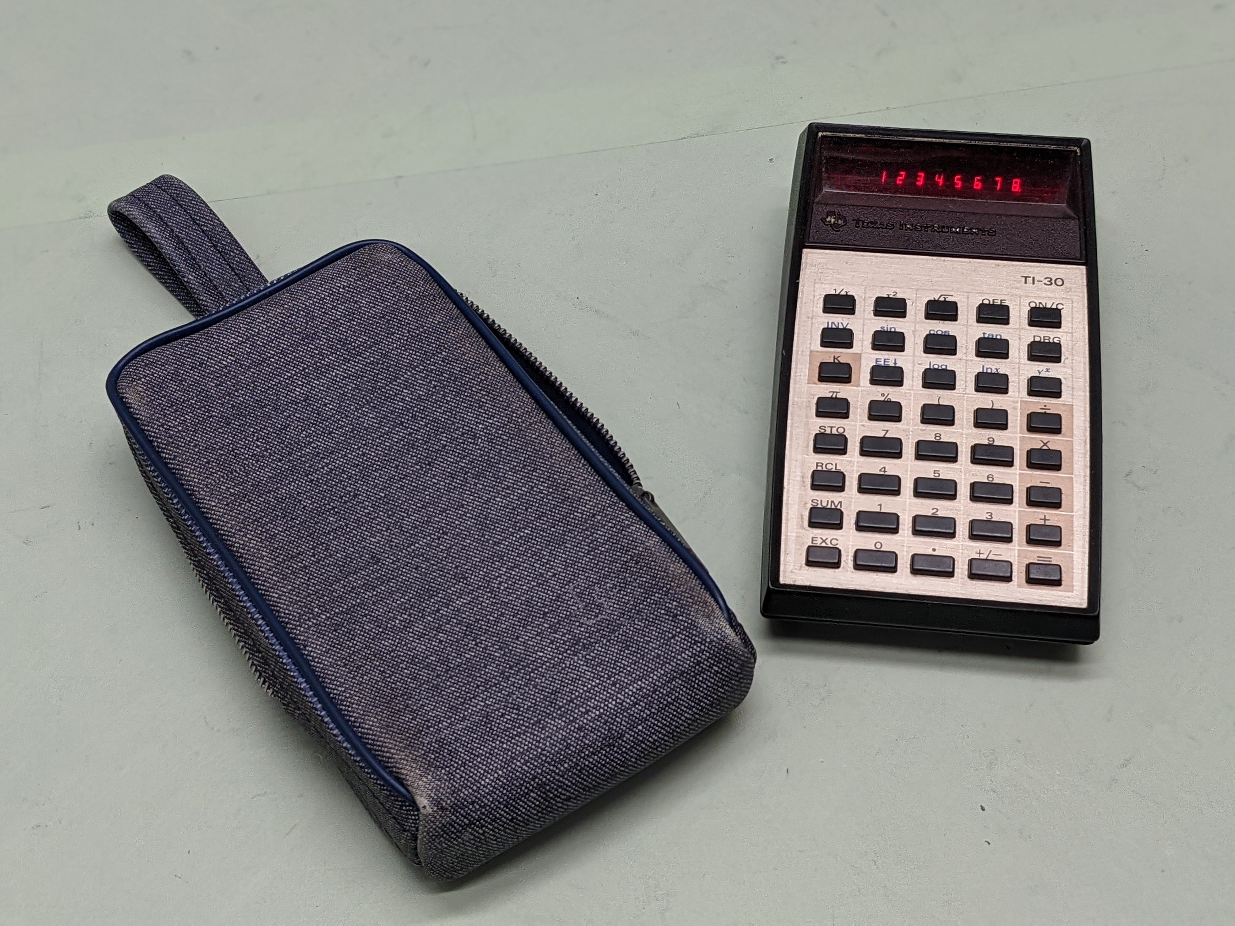 Texas Instruments TI-30 Scientific Electronic Calculator  F*S USA - RARE!! - 1976