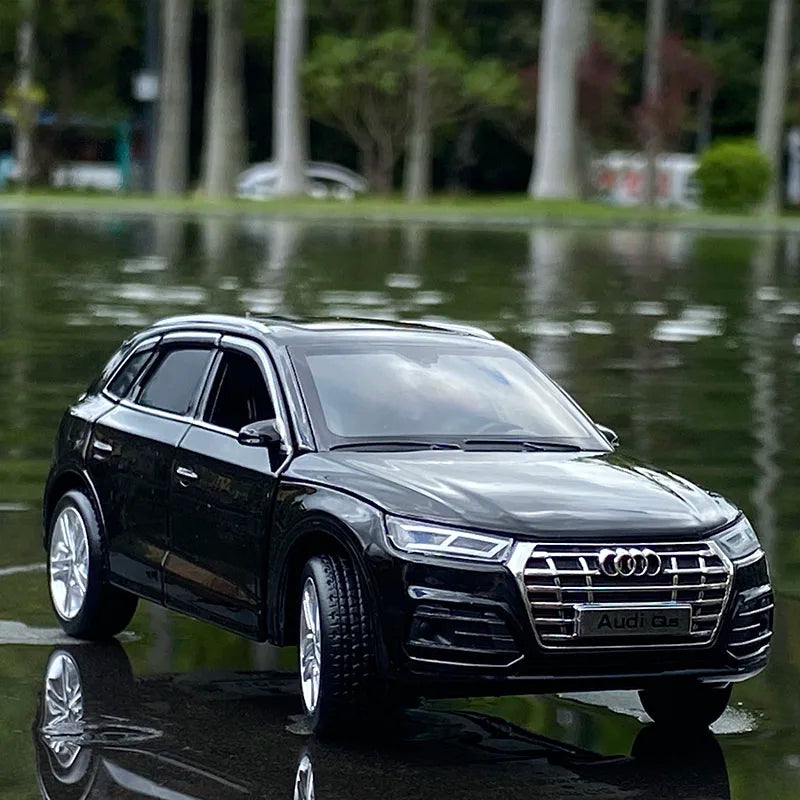 1:32 AUDI Q5 SUV Alloy Car Model Diecast & Toy Vehicles Metal Toy Car Model High Simulation Sound Light Collection