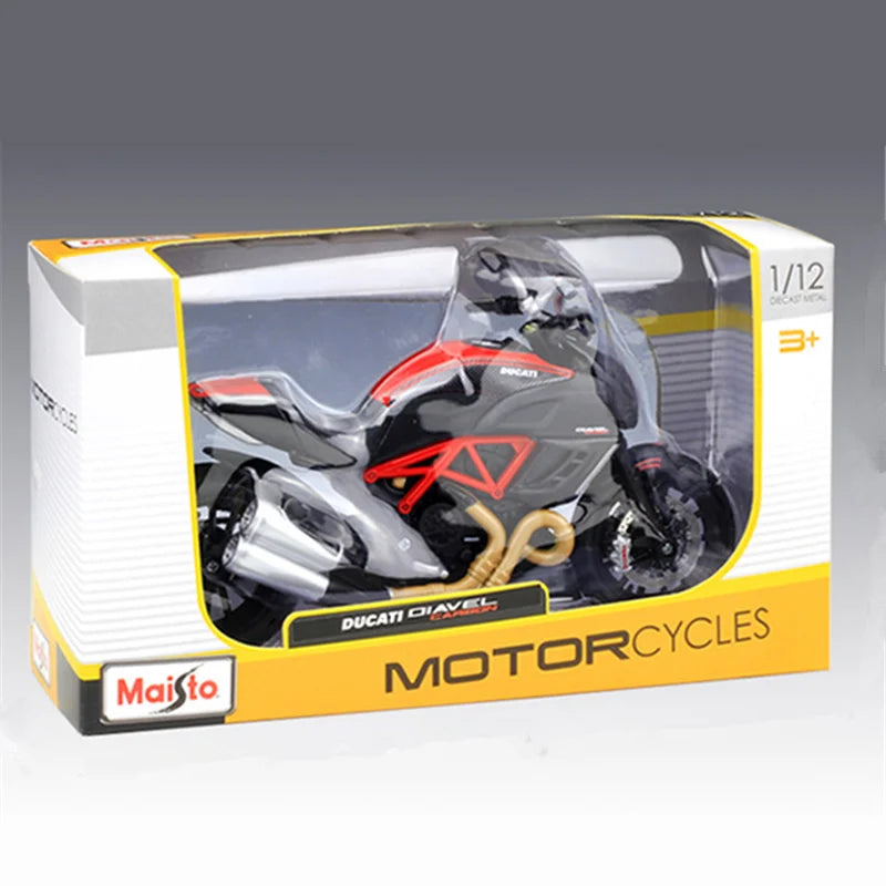 Maisto 1:12 DUCATI Diavel Carbon Alloy Motorcycle Model Diecast Metal Street Race Motorcycle Model Simulation Childrens Toy Gift