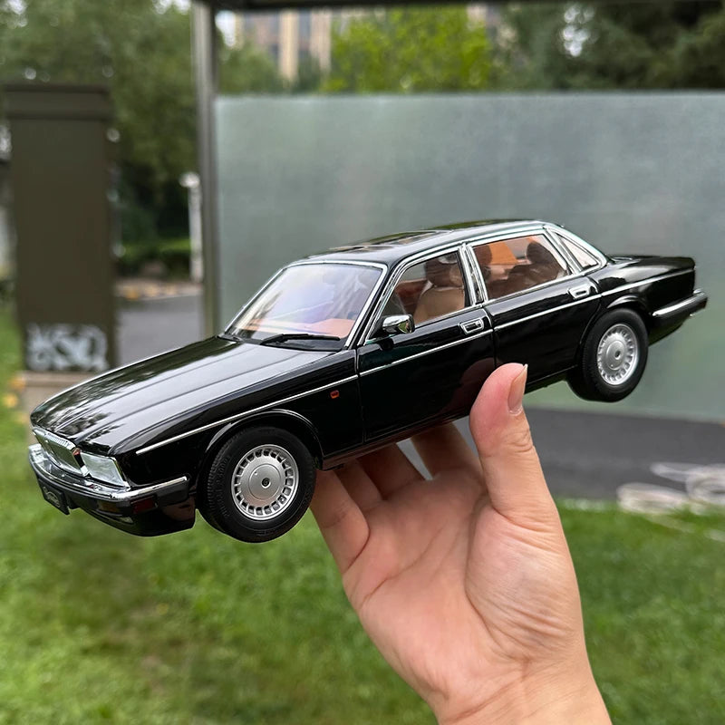 Almost Real AR 1/18 Jaguar XJ6 Daimler XJ40 car model Alloy Collection Display gifts for friends and relatives