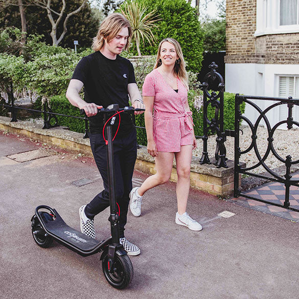 Hang out with Windgoo M20 electric scooters