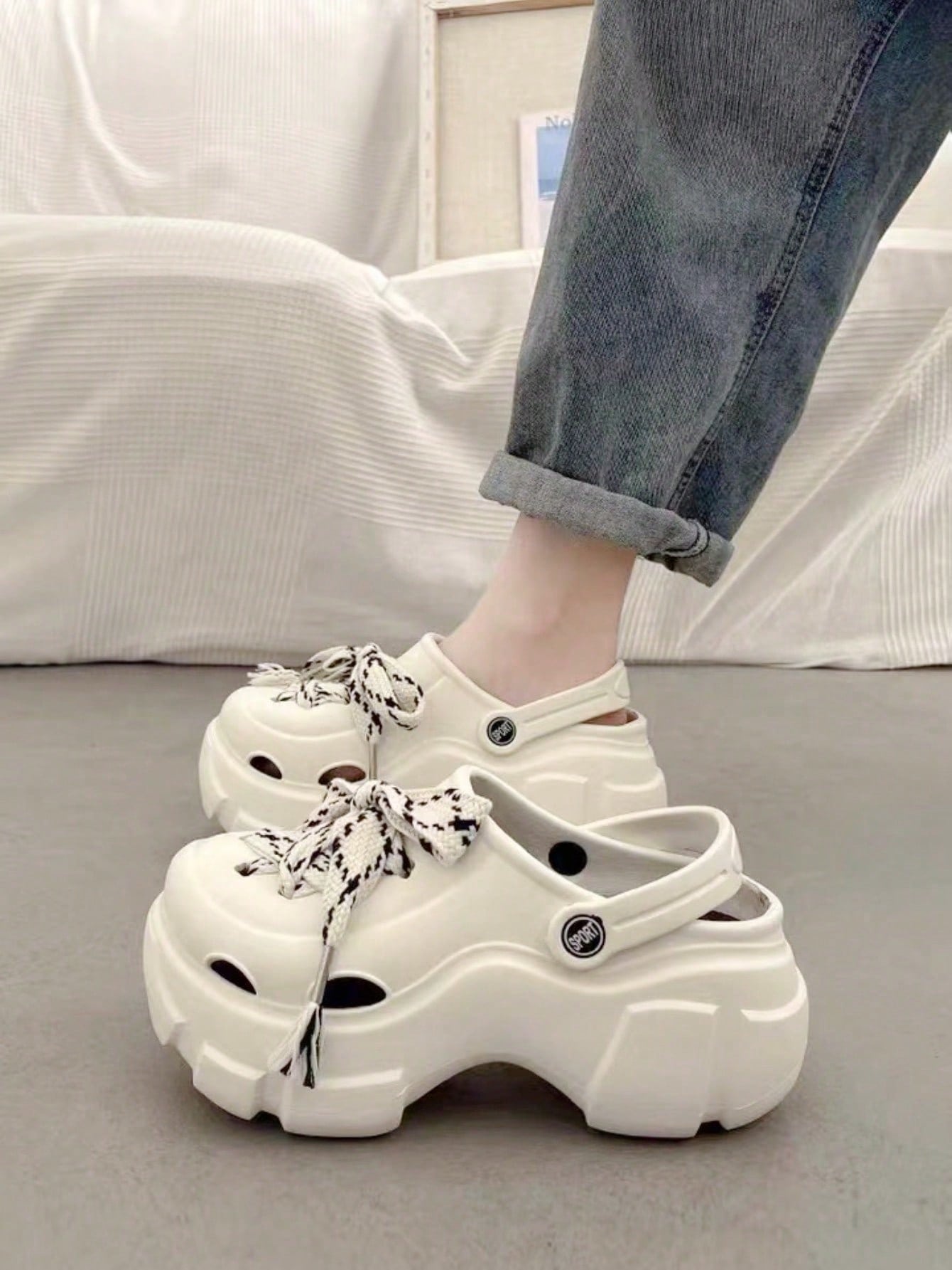 Women Thick Soled Hollow Out Slippers, Sporty Vented Clogs