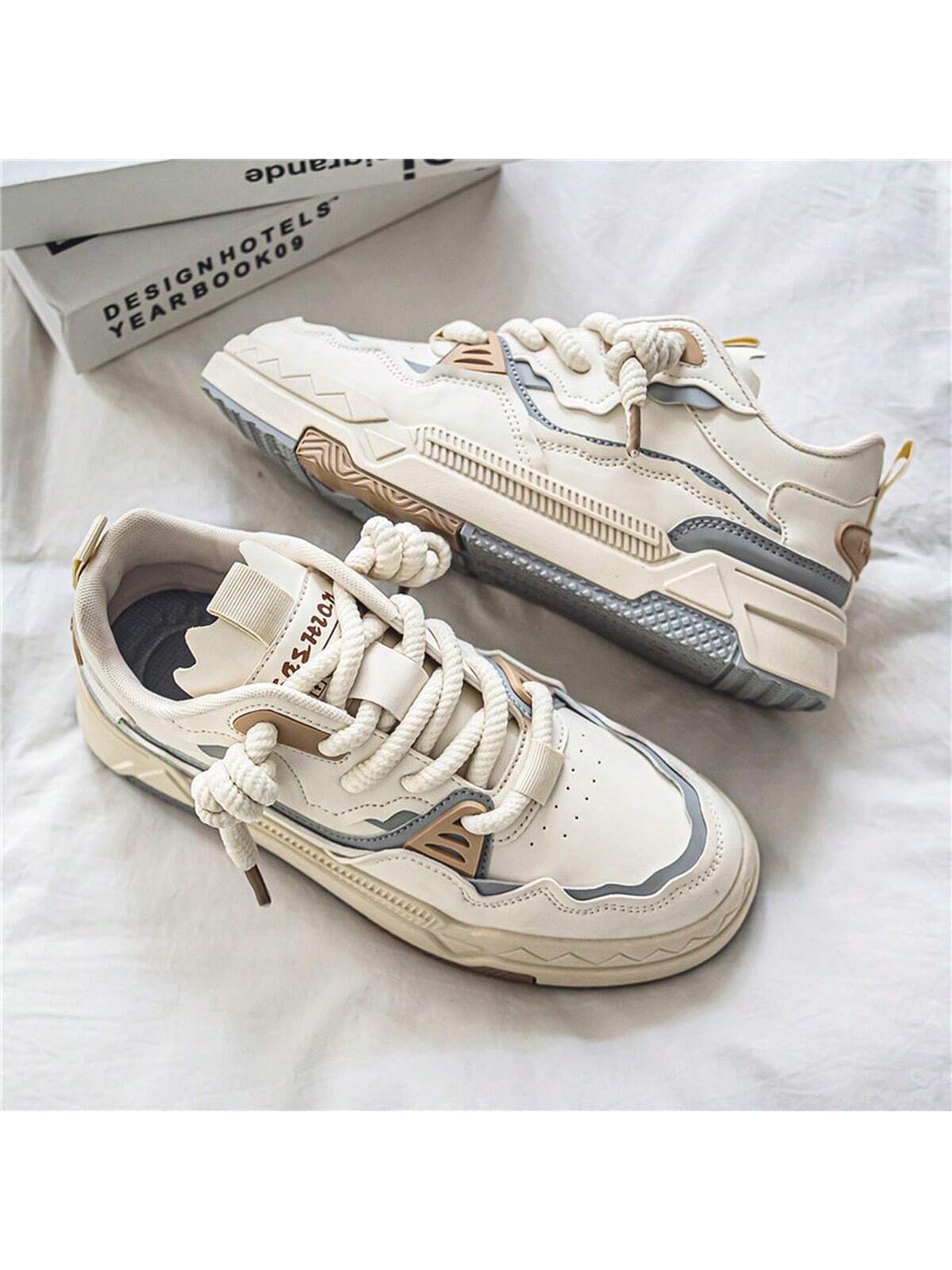 New Korean Style Fashionable Low Top Sneakers for Men