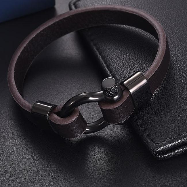 Gunnar Horseshoe Shackle Solid Leather Bracelet