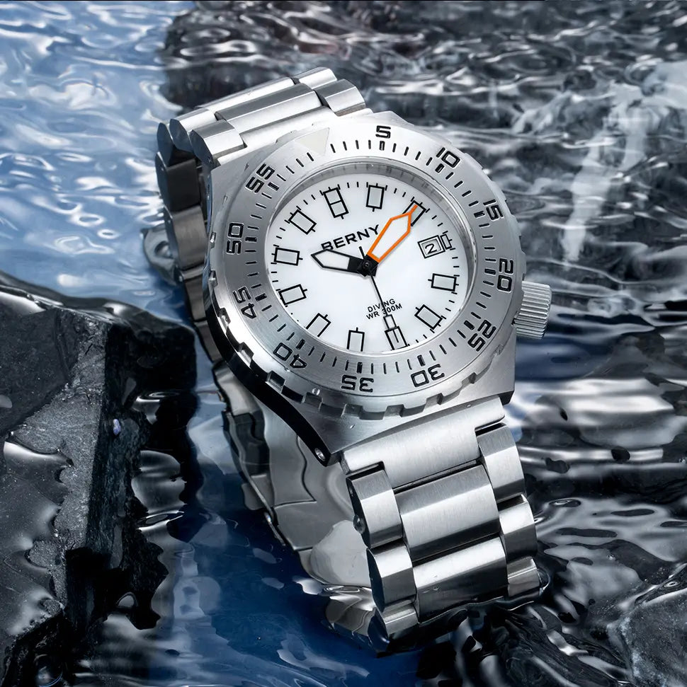 AM09026M-B with orange minute hand