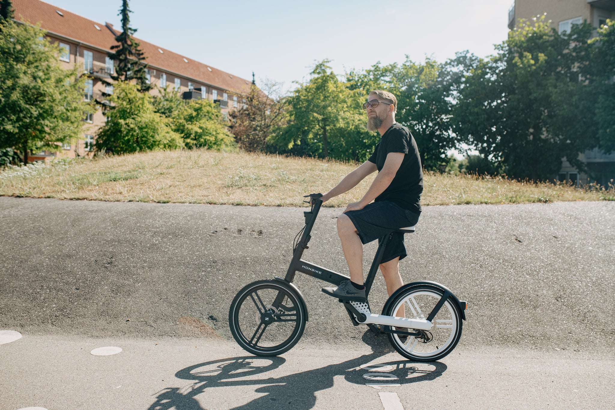 enjoy-easy-ride-with-honbike-chainless-bike