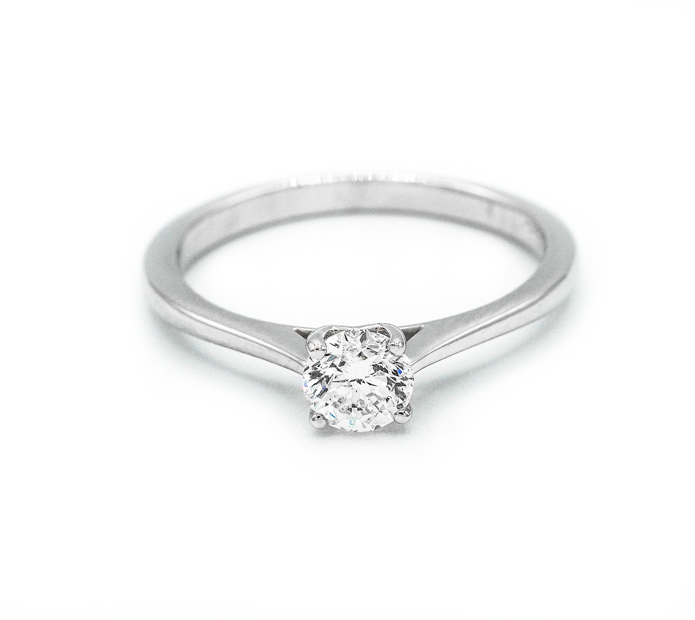 Montalvo Diamonds - Round Modified Brilliant Solitaire Ring in 14kt White Gold