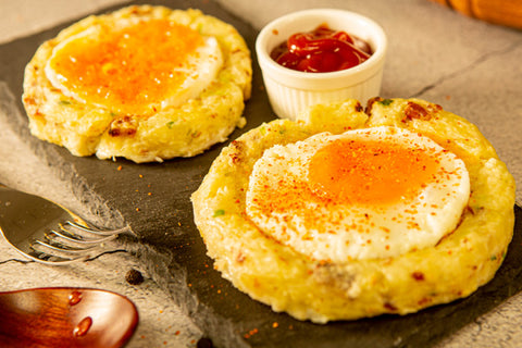 potato nests with eggs and cheese
