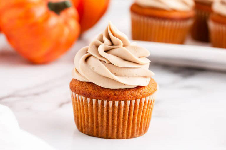pumpkin pie cupcakes