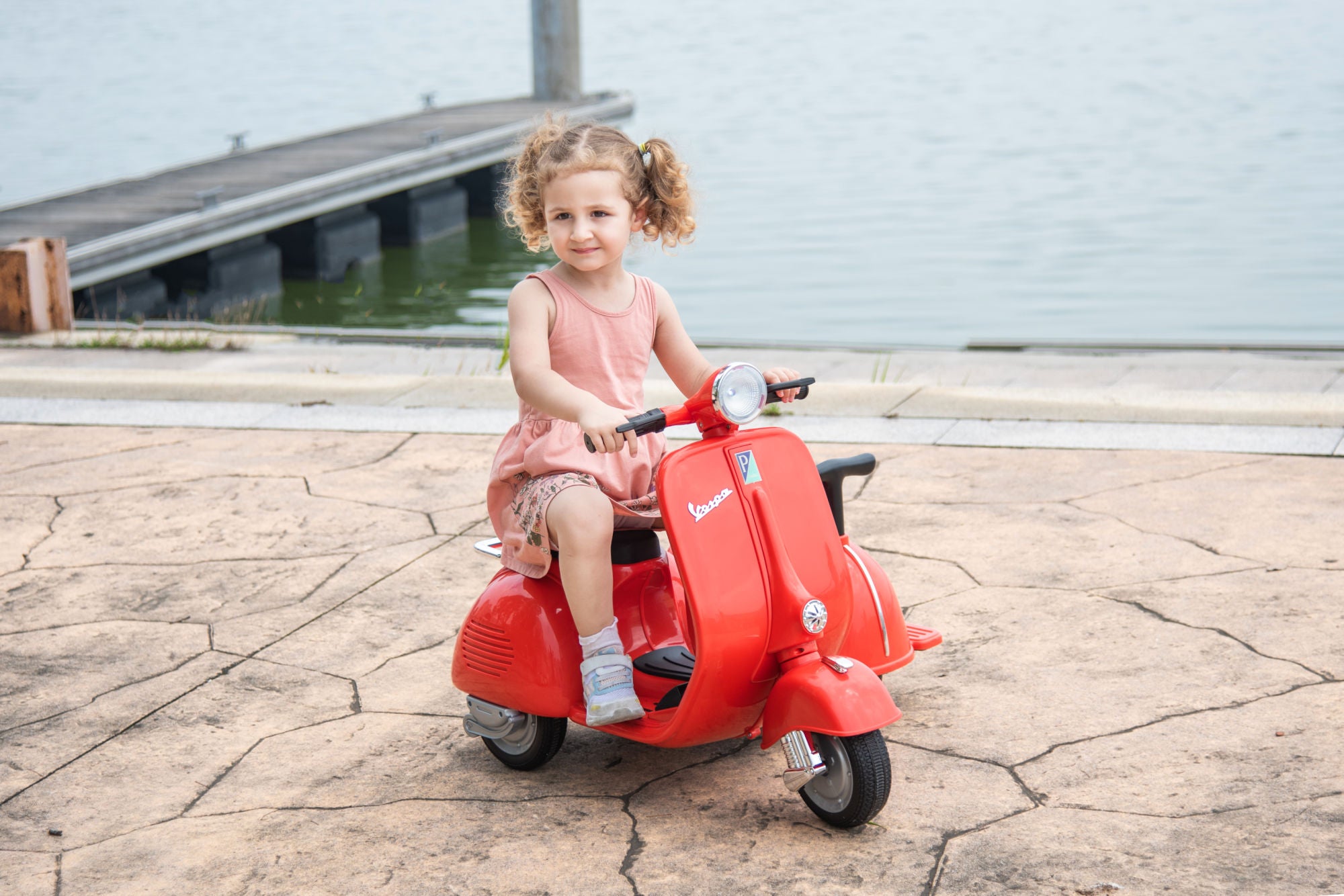 6V LICENSED Vespa Scooter Motorcycle with Side Car for kids