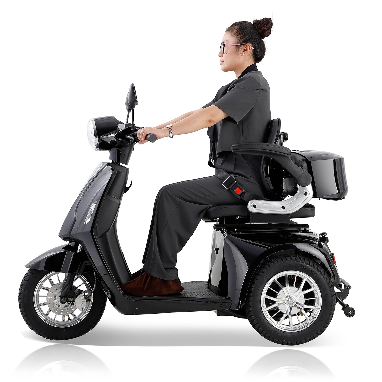 BLACK ELECTRIC MOBILITY SCOOTER WITH BIG SIZE HIGH POWER