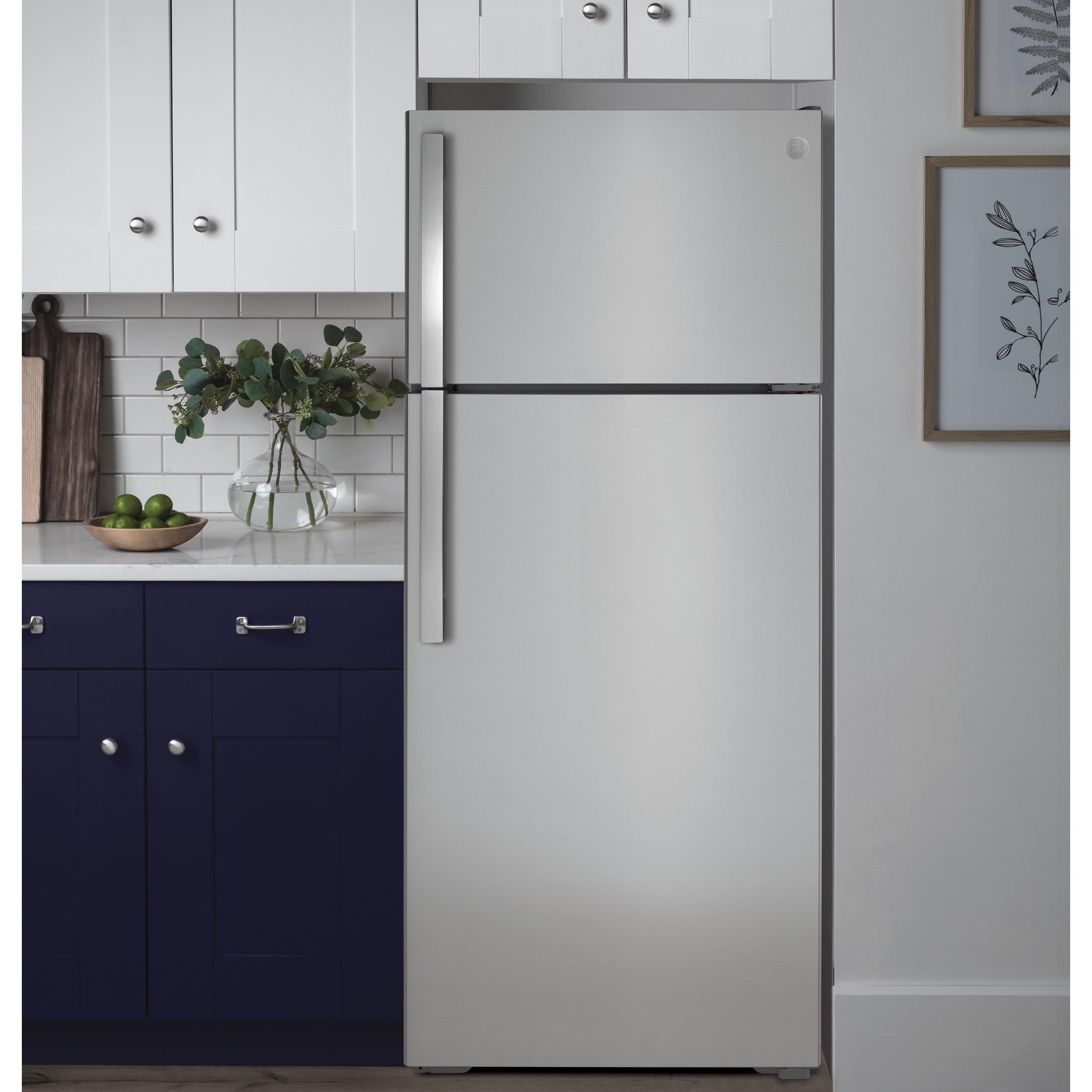 GE 28-inch, 17.5 cu.ft. Freestanding Top Freezer Refrigerator with LED Lighting GTS18GSNRSS