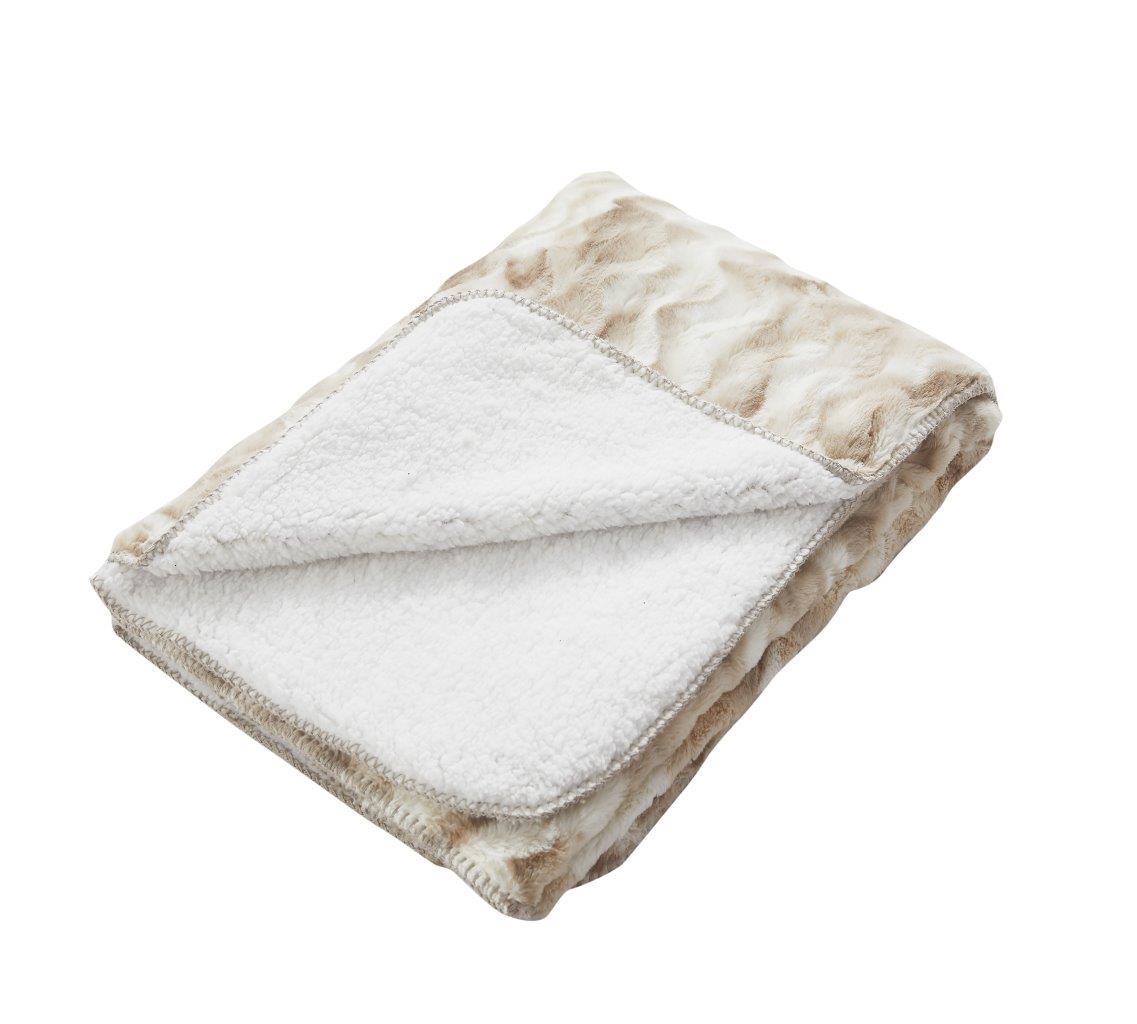 Regal Comfort - Whitetail Wave - Faux Fur Plush Throw Blanket 50