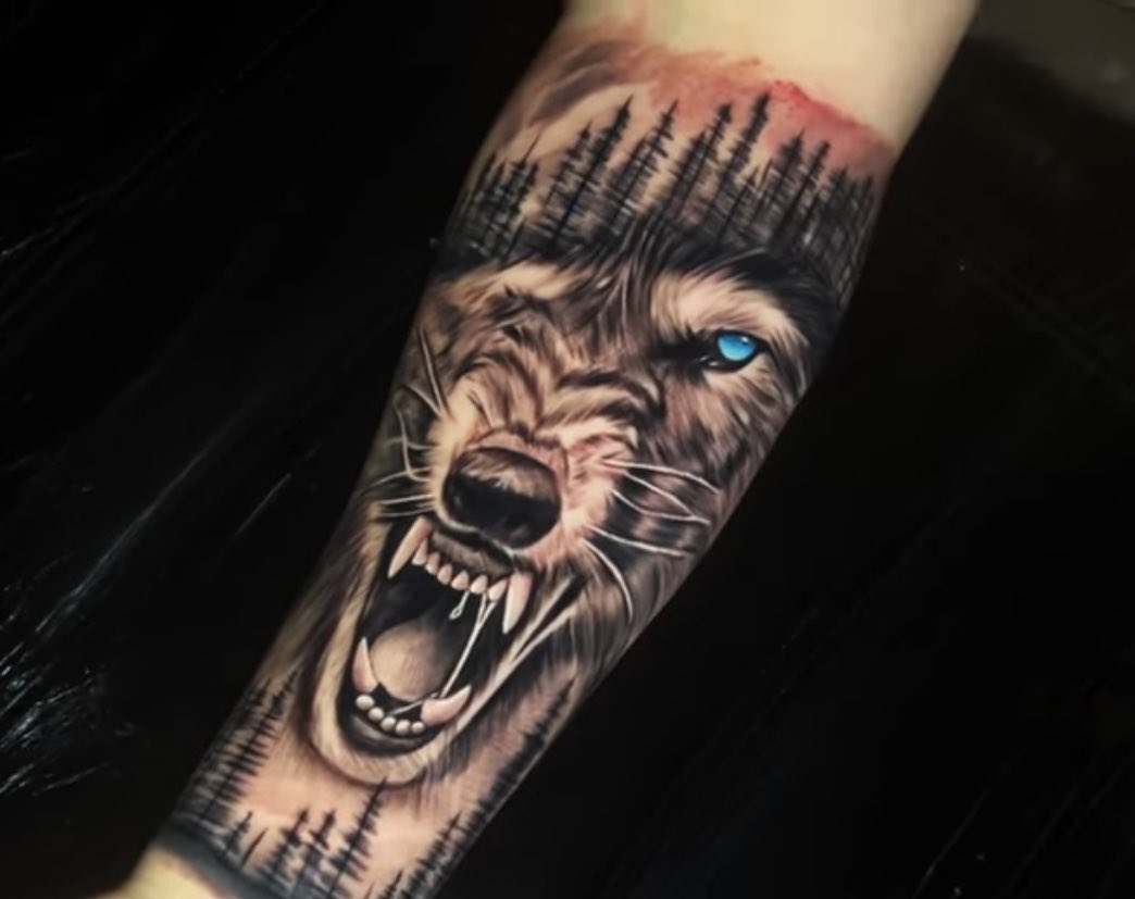 HOWLING WOLF TATTOO