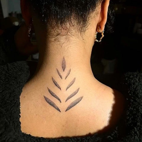 minimal neck tatoo | Minimal tattoo, Tattoos, Geometric tattoo